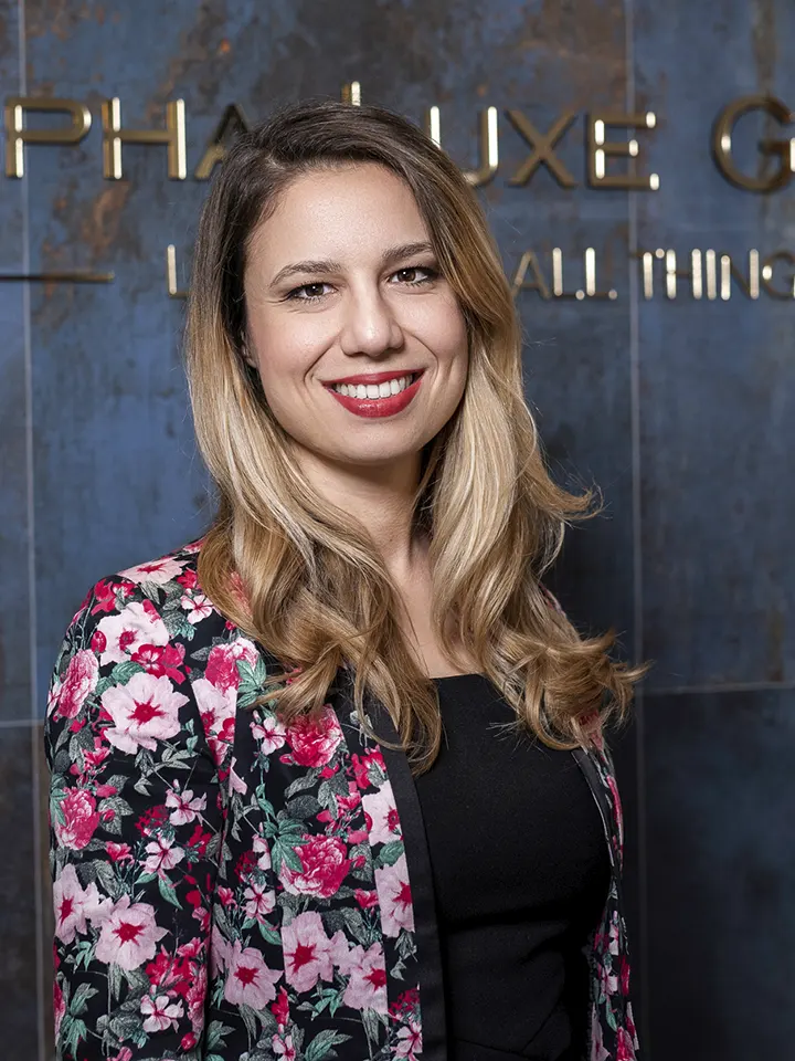 Agent immobilier licenciée et juriste diplômée, Marijana Budimir, de l'agence Alpha Luxe Group, Istrie, Poreč